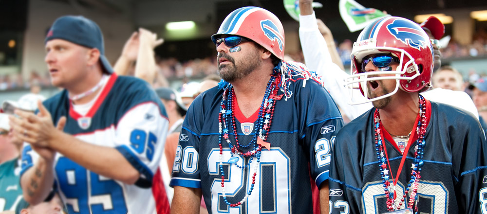 Fans der Buffalo Bills feuern ihre Mannschaft an.